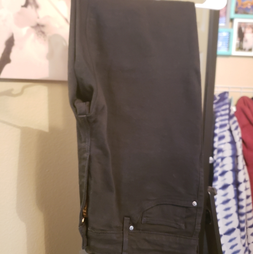 Levi's 711 size 32